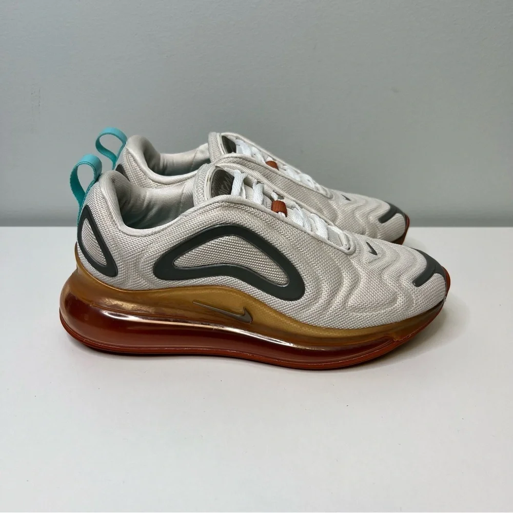 Nike Air Max 720 White Running Shoes Sneakers Womens 7 BV6484-001 - Picture 2 of 9